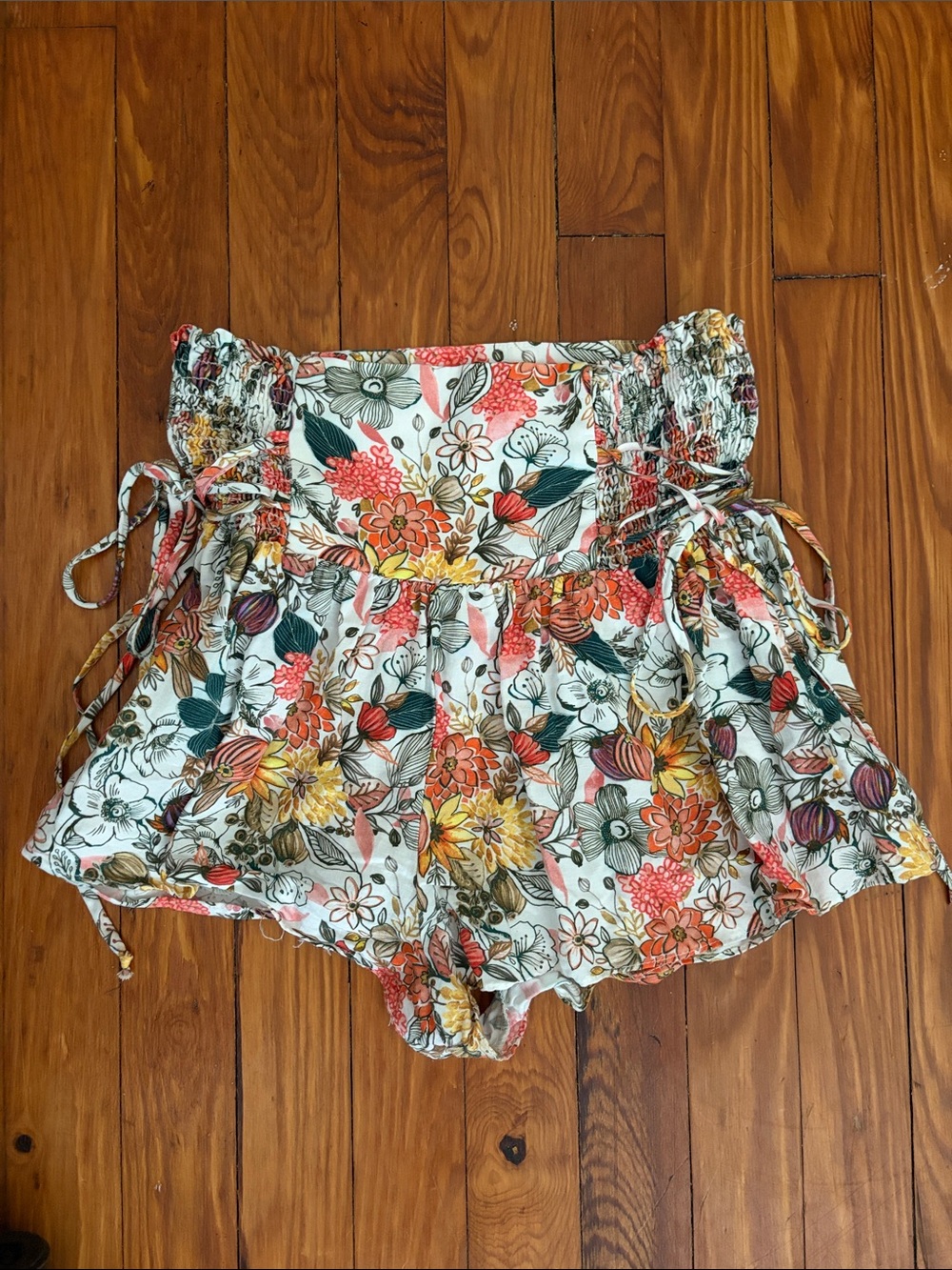 Floral Smocked High-Waist Women's Mini Shorts - White Multi